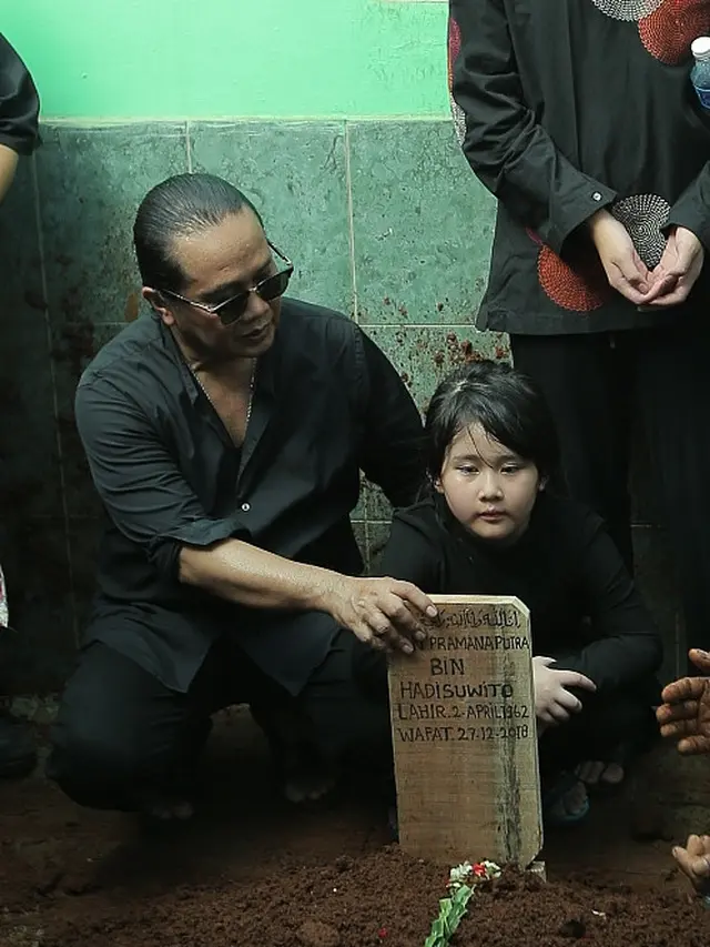 [Fimela] Pemakaman Dian Pramana