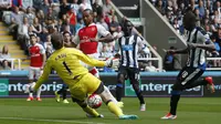 Babak I: Arsenal Kerepotan Hadapi 10 Pemain Newcastle
