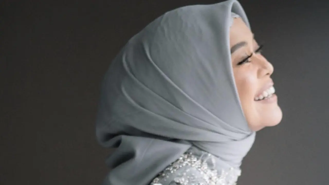 Inspirasi Kebaya Modern untuk Pertunangan