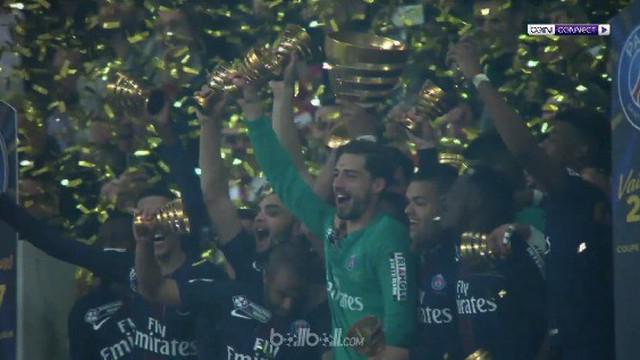 Berita video 2 gol tendangan geledek striker PSG, Edinson Cavani, ke gawang AS Monaco. This video presented by BallBall.