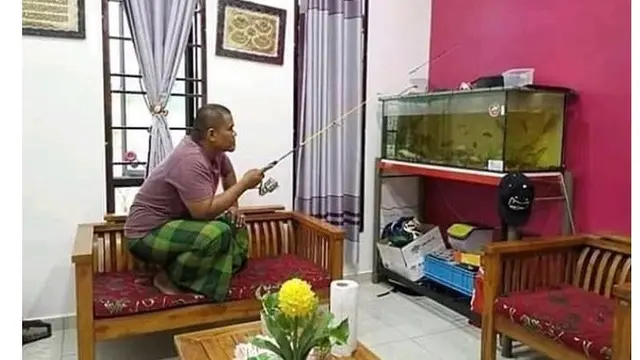 6 Kelakuan Nyeleneh Bapak-Bapak Saat di Rumah Ini Bikin Tepuk Jidat