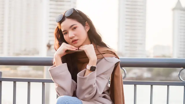 merenung sedih serius bingung