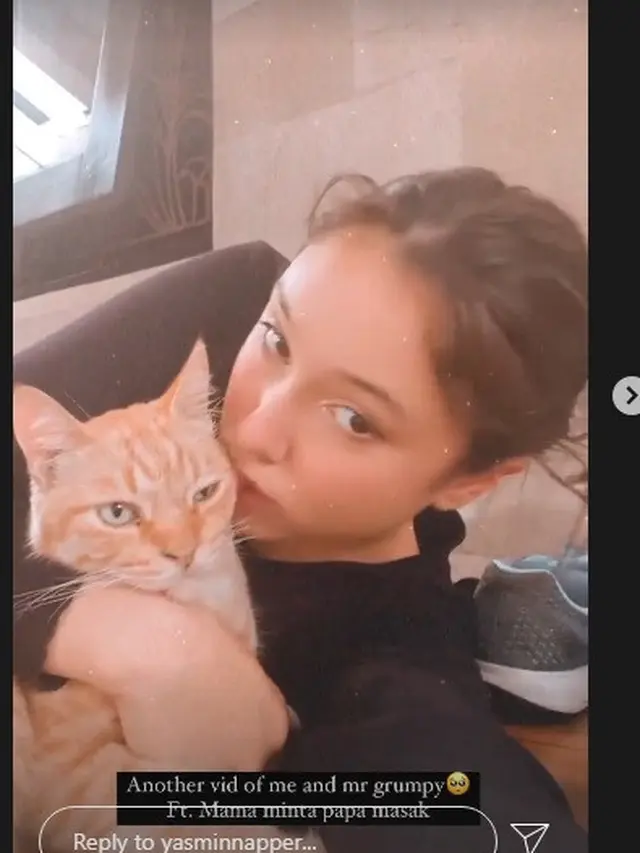 Pemain film Melodylan ini memiliki binatang peliharaan kucing.
