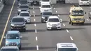 Lalu lintas kendaraan saat melintas di ruas Tol Jagorawi, Kampung Rambutan, Jakarta Timur, Selasa (20/12/2022). PT Jasa Marga (Persero) Tbk mencatat sebanyak 291.451 kendaraan meninggalkan wilayah Jakarta, Bogor, Tangerang, Bekasi (Jabotabek) pada H-7 sampai H-6 Hari Raya Natal 2022. (merdeka.com/Iqbal S. Nugroho)