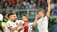 Totti Kembali Cetak Gol, AS Roma Bungkam Genoa