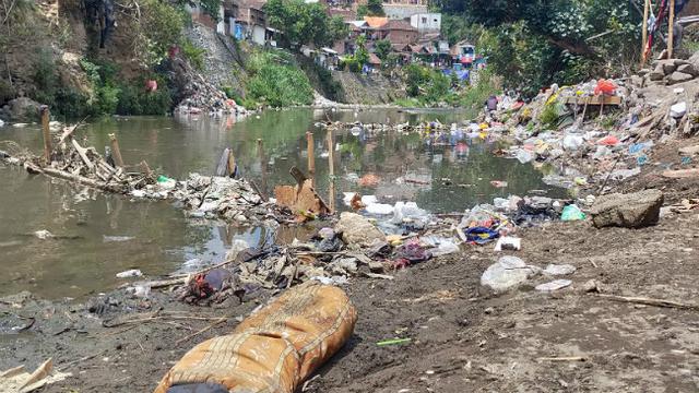 Saatnya Menyelamatkan Sungai Brantas Dari Racun Mikroplastik Regional Liputan6 Com