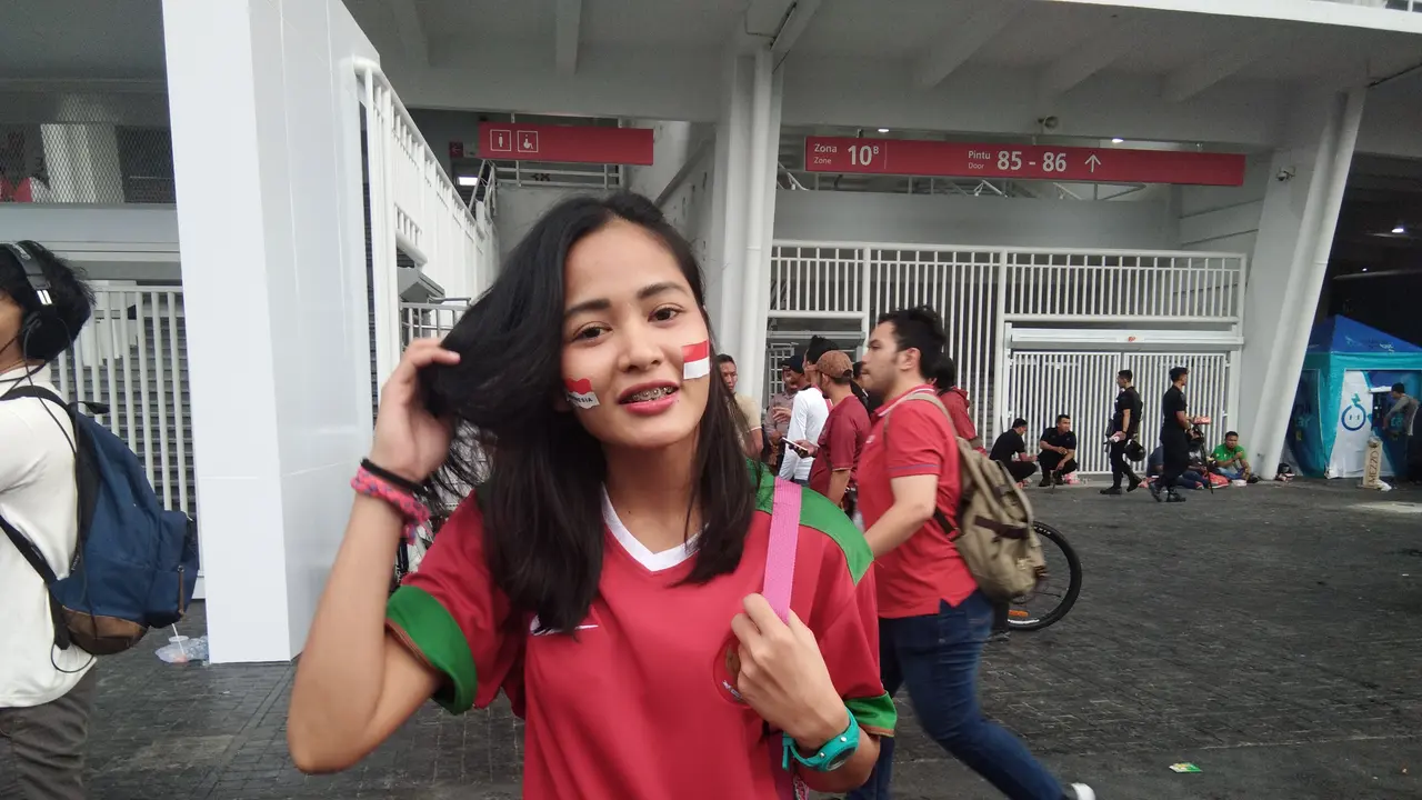 Suporter cantik Timnas Indonesia, Adelia