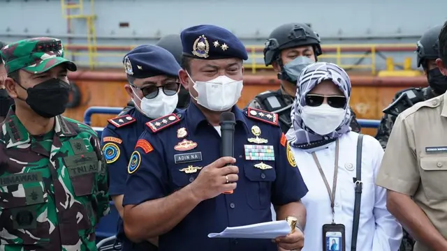 Kementerian Kelautan dan Perikanan (KKP) memastikan akan memproses hukum perusahaan yang melakukan penambangan pasir di perairan Pulau Rupat, Provinsi Riau.