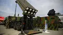 Sebuah mobil peluncur rudal tipe SAMP/T buatan Thales ikut dipajang dalam pameran di Kielce, Polandia, (2/9/2014). (REUTERS/Kacper Pempel)