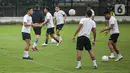Pesepak bola Timnas Indonesia berlatih menjelang laga leg pertama kontra Vietnam pada semifinal Piala AFF 2022, di Lapangan A Kompleks Gelora Bung Karno, Jakarta, Rabu (4/1/2023). Skuad Garuda – julukan Timnas Indonesia –akan menjamu Vietnam pada semifinal Leg 1 Piala AFF 2022, Jumat 6 Januari 2023 mendatang. (Liputan6.com/Faizal Fanani)