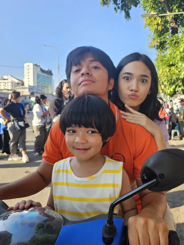 Parenting dalam Dua Hati Biru