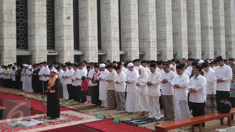 20151101-Wapres Bersama Menteri Lakukan Salat Minta Hujan di Masjid Istiqlal
