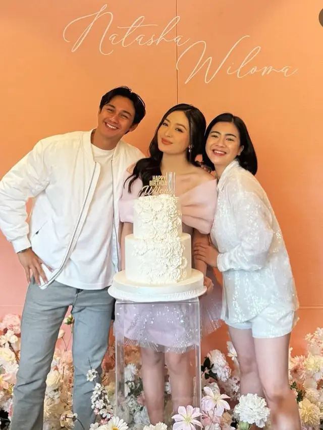 Felicya Angelista di Ulang Tahun Natasha Wilona ke-26. [@felicyangelista_]