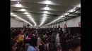 Kemacetan di terminal 1B Soekarno-Hatta Cengkareng, Tangerang, akibat kekurangan petugas yang melayani check in sejak pukul 07.00 pagi, Kamis (19/2/2015). (twitter.com/@shien_kath)