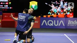 Ganda putra Indonesia, Sabar Karyaman Gutama/Moh Reza Pahlevi Isfahani merayakan kemenangan usai bertanding melawan Man Wei Chong/Kai Wun Tee (Malaysia) pada semifinal Kapal Api Indonesia Open 2025 di Istora Gelora Bung Karno, Senayan, Jakarta, Sabtu (7/6/2025). (Liputan6.com/Helmi Fithriansyah)