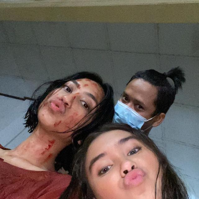 6 Potret Caitlin Halderman Demi Perannya Sebagai Ambar di Film Ivanna, Totalitas