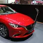 Memanfaatkan ajang Geneva Motor Show 2015, Mazda menampilkan sedan mewah Mazda6 facelift.