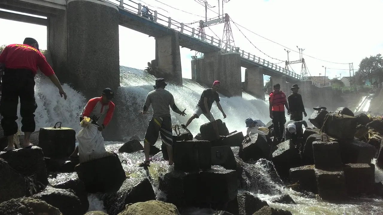 20161015-bendung katulampa-bogor-sampah