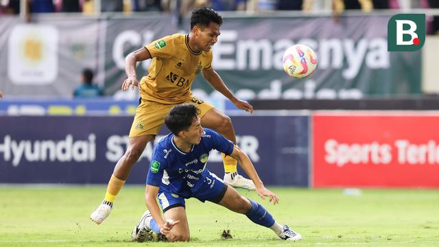  Lapangan Tergenang Air, Momen Hujan Deras yang Buat Laga Final Pegadaian Liga 2 Tertunda