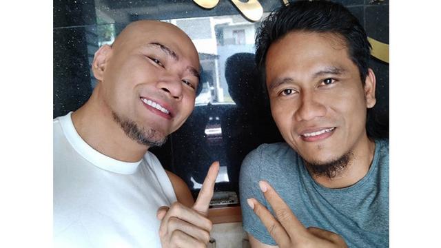 Mengaku dalam Perjalanan Mualaf, Ini 5 Potret Deddy Corbuzier Bareng Ustaz