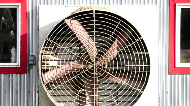 Fungsi Exhaust Fan/Photo by Danielle-Claude Bélanger on Unspl