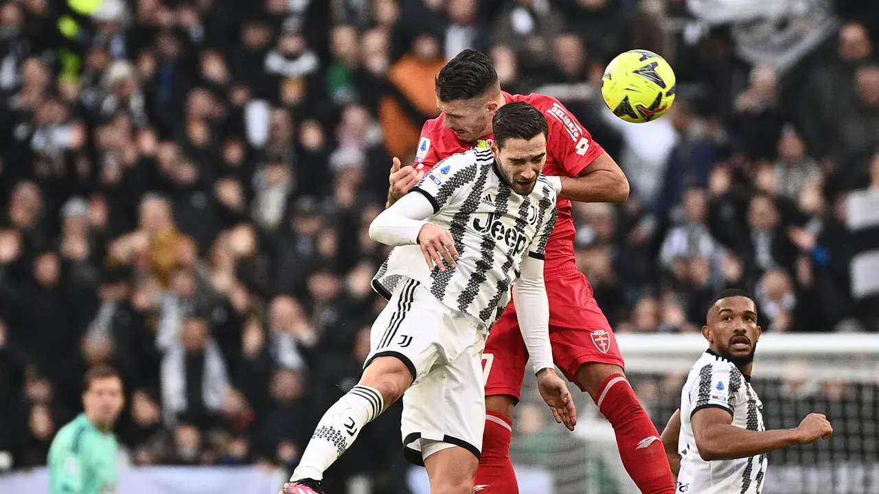 Foto: Nasib Sial AC Milan dan Juventus di Pekan Ke-20 Liga Italian 2022 / 2023