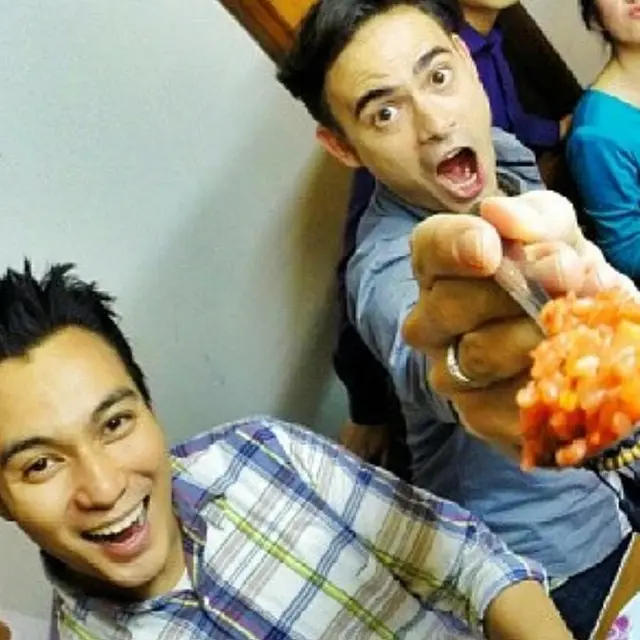 Kehilangan Sahabat, Ini 7 Potret Jadul Baim Wong Bersama Ashraf Sinclair