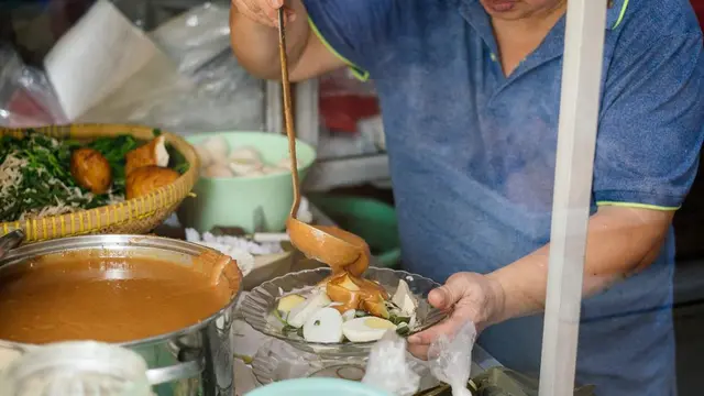 Gado-gado Bon Bin.