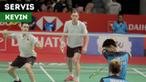 Berita video Kevin Sanjaya kembali menghibur kali ini dengan aksinya sebelum melakukan servis pada babak I Indonesia Masters 2019.