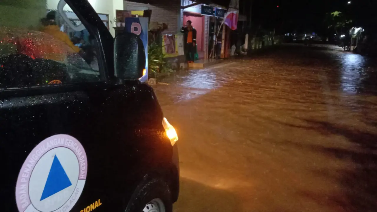 Banjir bandang melanda tiga desa di Kabupaten Cilacap, Jawa Tengah. (Foto: Liputan6.com/BPBD Cilacap)
