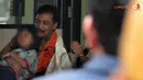 Andi tampak memangku putrinya dan terlihat sangat bahagia (Liputan6.com/ Abdul Aziz Prastowo)