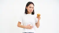 Baru Makan Beberapa Suap Sudah Begah, Waspadai Gangguan Lambung Ini