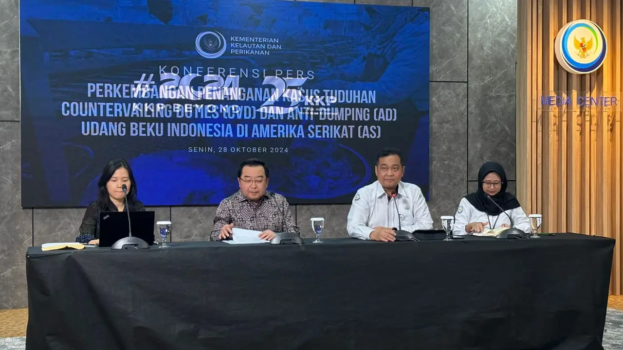 Direktur Pemasaran  KKP Erwin Dwiyana, dalam konferensi pers perkembangan penanganan kasus tuduhan CVD dan Anti Dumping udang Beku Indonesia di AS, Senin (28/10/2024).