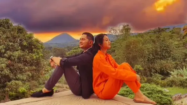 Jadi Suami Istri di Sinetron, Ini 6 Potret Glenca Chysara dan Evan Sanders