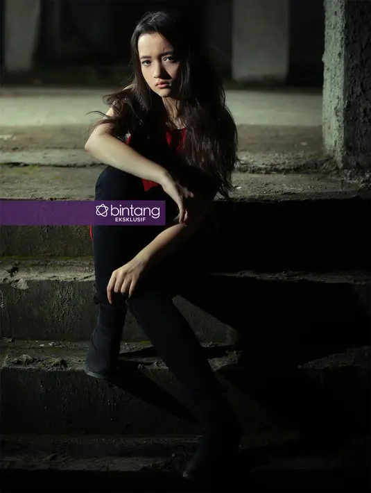 "Dia itu galak kalau ketemu Cinta, kakaknya yang diperankan Natasha Wilona. Jahatnya minta ampun apalagi kalau sudah bareng mamanya, sudah seperti satu tim. Bisa nggak ingat kalau Cinta itu merupakan salah satu keluarga Indah," ujarnya. (Nurwahyunan)