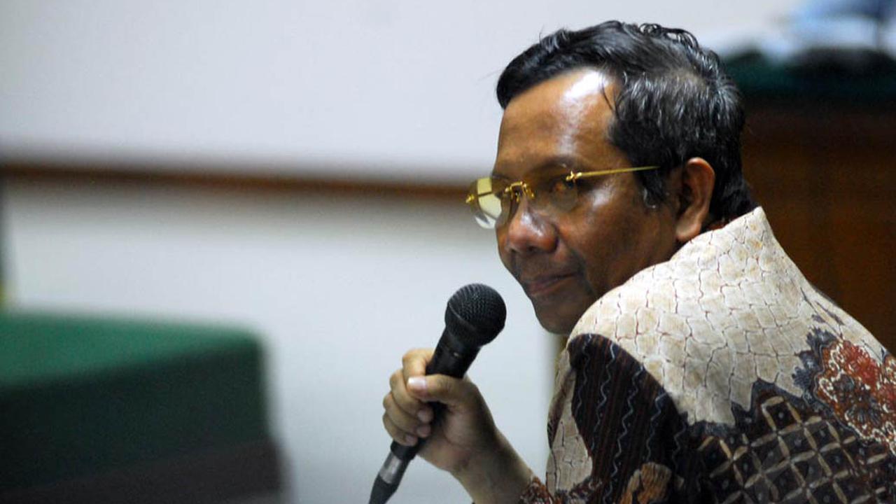 Jadi Saksi Akil, Mahfud MD Malah Bicara Atut