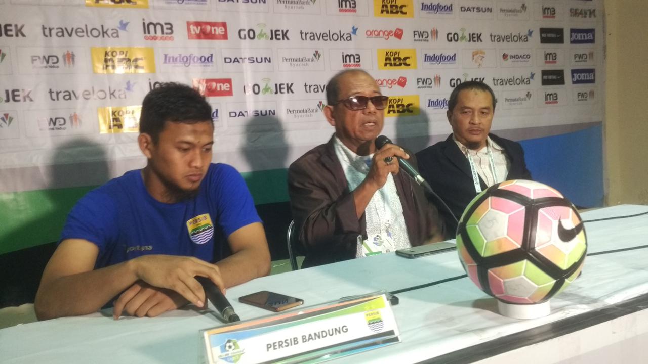 Pelatih Persib Bandung Emral Abus