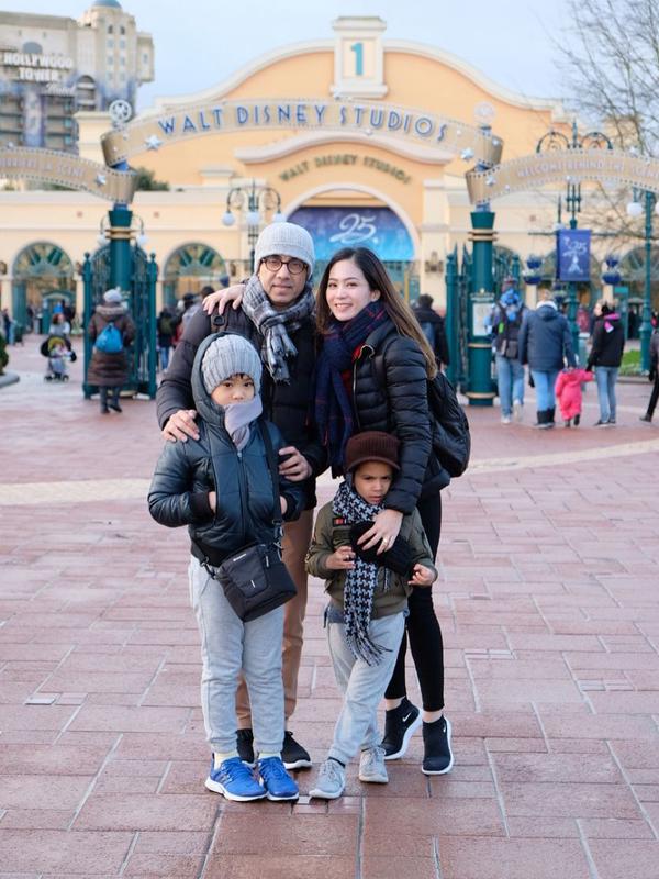Bunga Zainal dan Sukhdev Singh (Sumber: Instagram/bungazainal05)