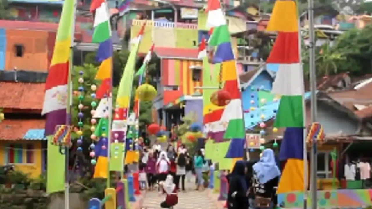 Kampung Pelangi Semarang (Foto: Youtube Vidio)