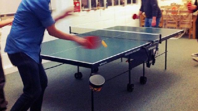 Perusahaan Ini Wawancara Calon Pegawai Sambil Main Ping Pong