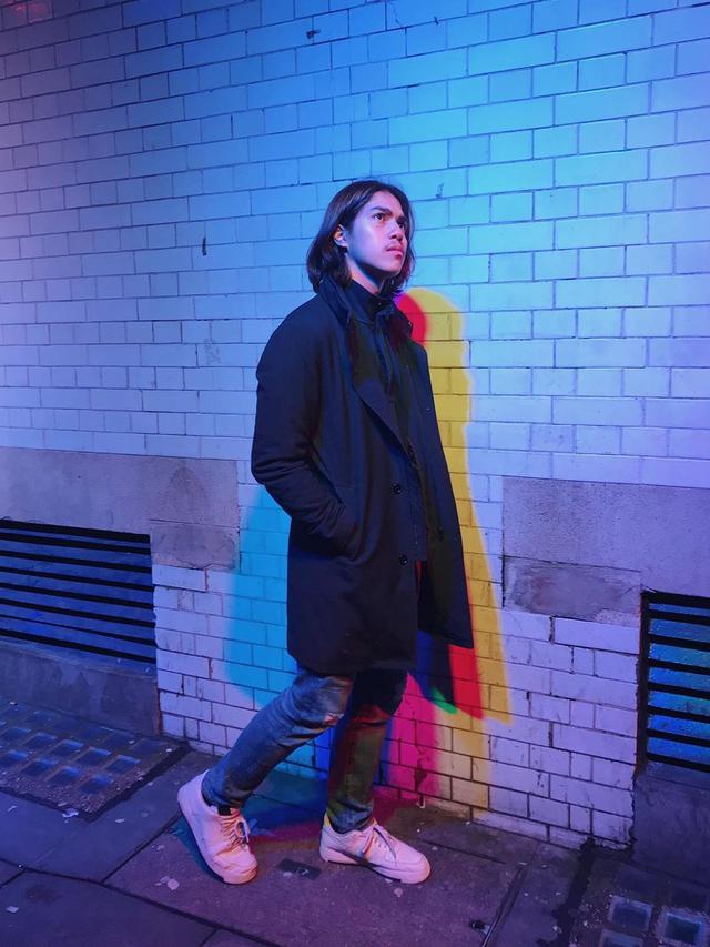 6 Pesona El Rumi dengan Rambut Gondrong, Makin Berkharisma