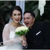 Resmi menikah Jumat (22/1/2016), Franky Sihombing dan Feby Febiola mengucap syukur kepada Tuhan yang maha esa karena semua acara berjalan lancar dengan sempurna dan cuaca yang sangat baik. Tapi, sangat disayangkan pernikahan Franky tidak dihadiri ole...