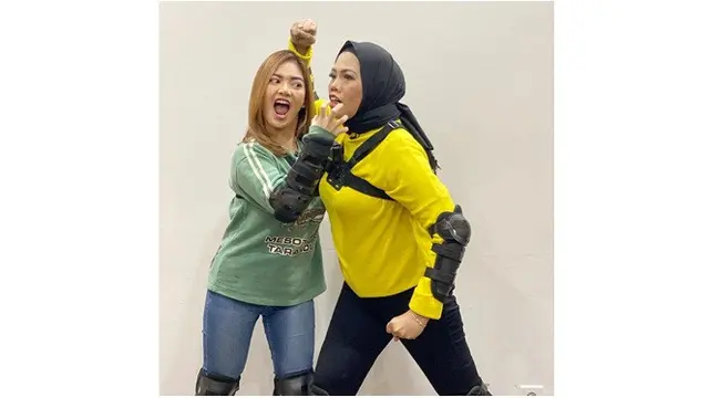 Sempat Berseteru, Ini 7 Potret Kebersamaan Elly Sugigi dan Irma Darmawangsa