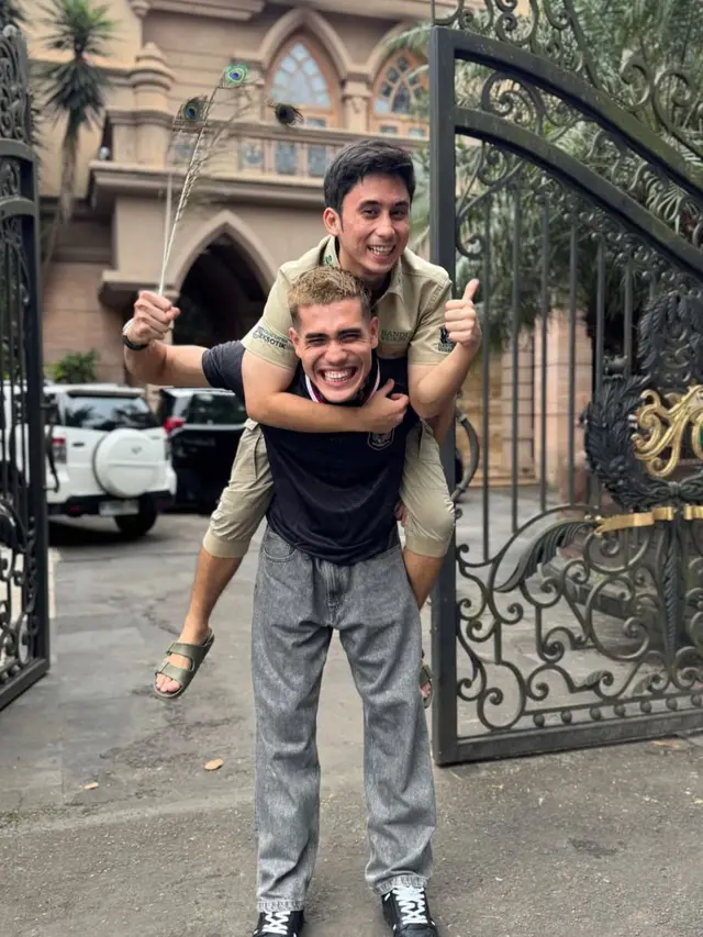 5 Potret Aisar Khaled Nekat Masuk Kandang Harimau Milik Alshad Ahmad, Berujung Panik Minta Ampun (credit: https://www.instagram.com/aisar_khaledd/)