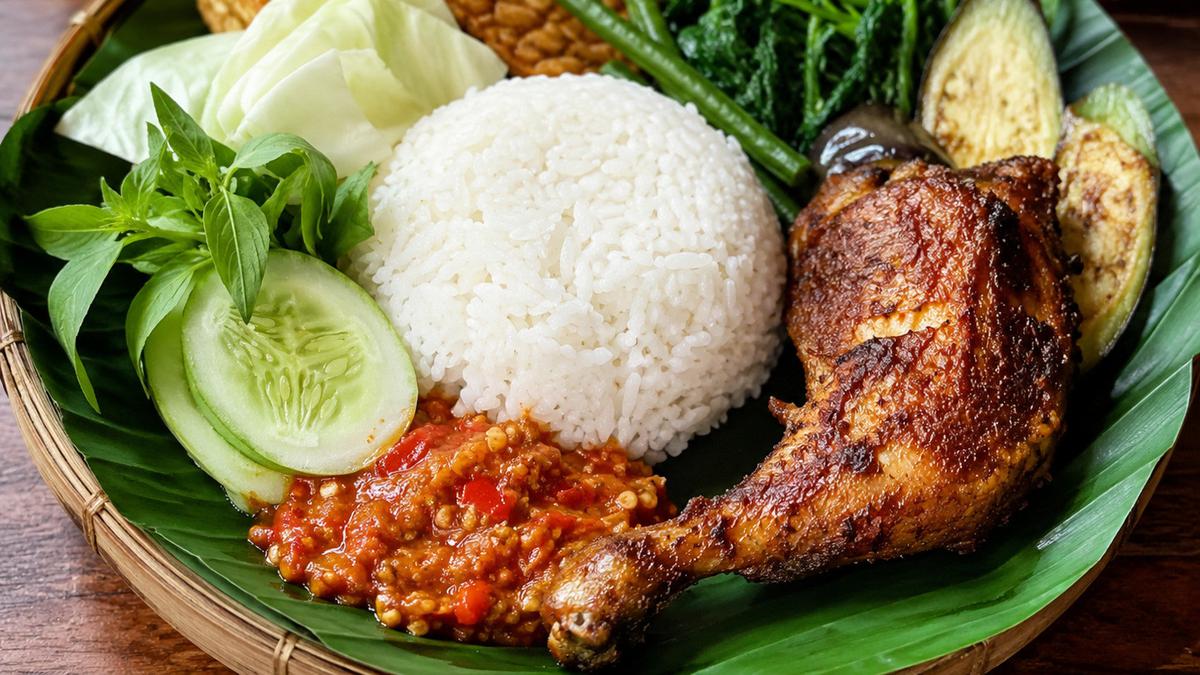 8 Rekomendasi Nasi Tempong di Surabaya yang Pedasnya Bikin Nagih dan Dijamin Ingin Kembali