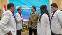 Menteri Kesehatan RI Budi Gunadi Sadikin berdiskusi dengan sejumlah stakeholder saat melakukan Public Hearing terkait penyusunan RUU Kesehatan di Gedung Kemenkes RI Jakarta pada Rabu, 15 Maret 2023. (Dok Kementerian Kesehatan RI)