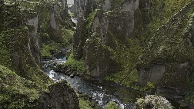 Tebing Fjaðrárgljúfur - Islandia