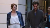 Emma Stone dan Andrew Garfield tetap dekat meski telah berpisah. (via. Dailymail)