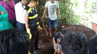 Suami yang bunuh istri mudanya itu dikenal sebagai tukang jual beli emas dan rentenir yang meminjamkan uang dengan bunga tinggi. (Liputan6.com/Jayadi Supriadin)