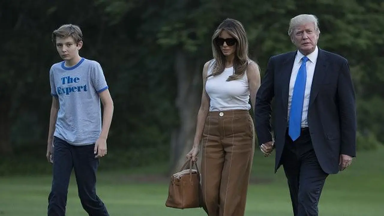 Inspirasi Gaya Kasual dari Melania Trump